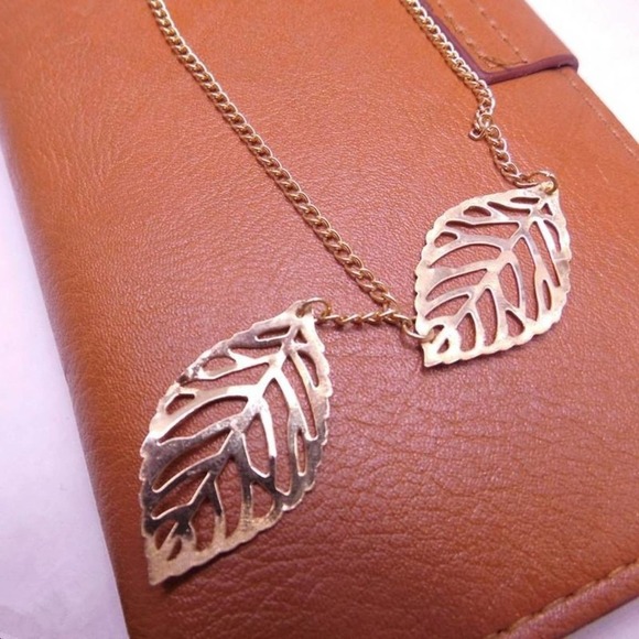 Special OFFER  Delicate cut out double leaf gold plated fashion necklace - Picture 4 of 6